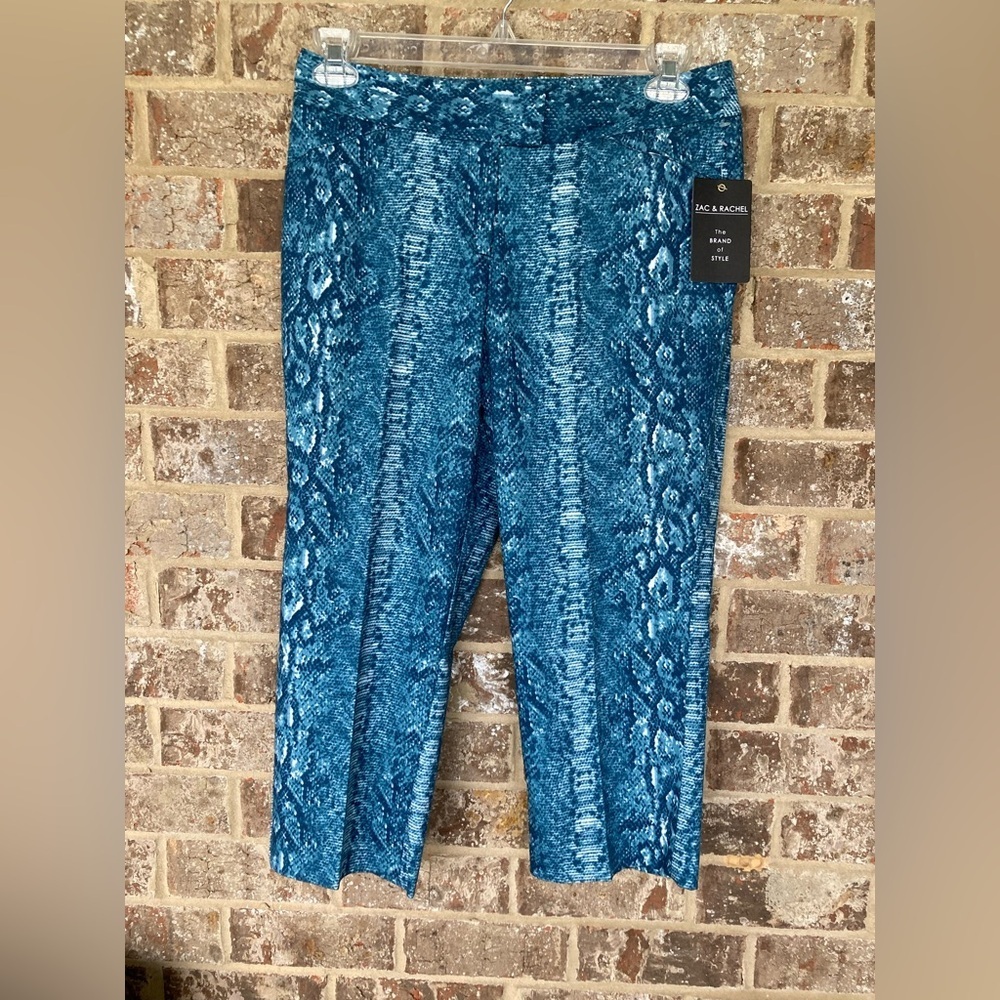 Zac & Rachel capri pants blue gray print stretch size 8 NWT